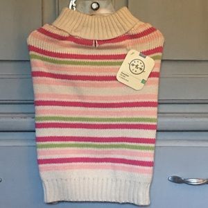 NWT. Sweater for PUPS! Size Large (17-19 inches)